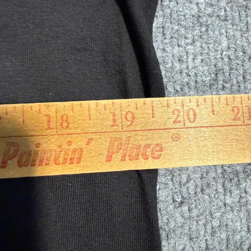 Famous Stars Straps Family Guy Familia RARE 2014 T-Shirt Black Mens Size Medium